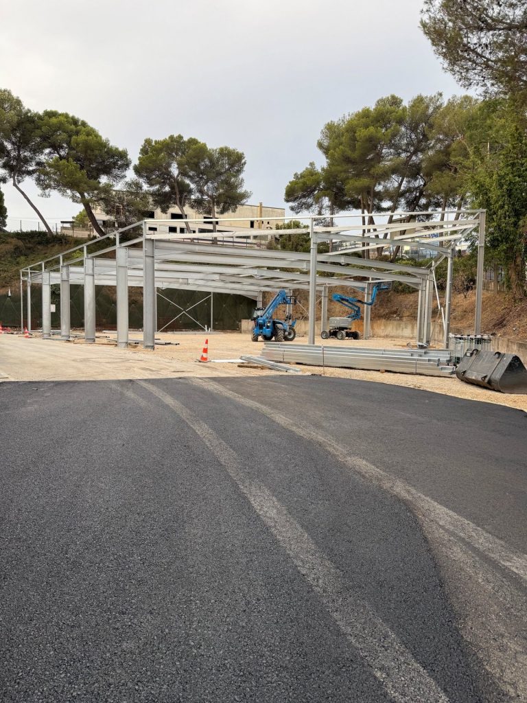 Charpente métallique – Extension auvent bâti